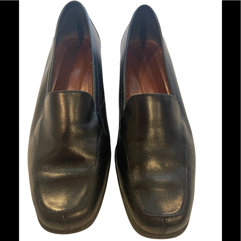 NATURALIZER BLACK LEATHER LOAFERS, SIZE 7